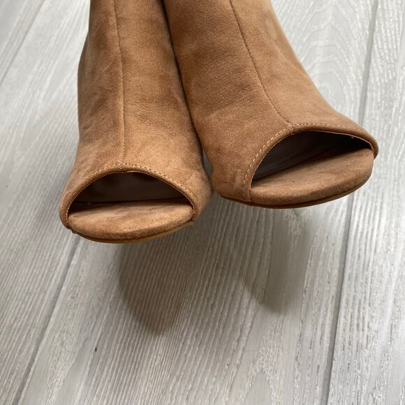 Lulus Women's Budding Romance Tan Stacked Heel Peep Toe Heels Size 9 - Picture 10 of 11